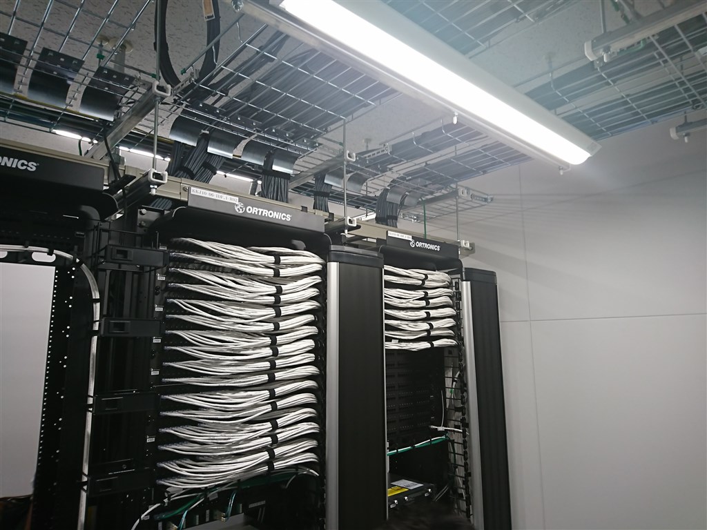 福岡倉庫LAN工事